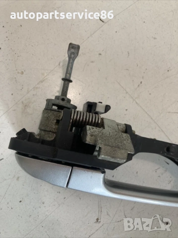 Външна дръжка за предна дясна врата сребриста за KIA Ceed 1.6 CRDi (2008), снимка 2 - Части - 53235635