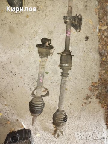Лява и дясна полуоски  за Renault Laguna 1.9dCi  от 2001-2006г., снимка 2 - Части - 51367797