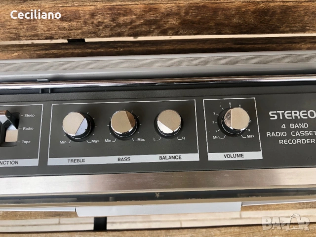Радиокасетофон Club 6001(Germany) Много хубав звук!, снимка 14 - Радиокасетофони, транзистори - 53932042