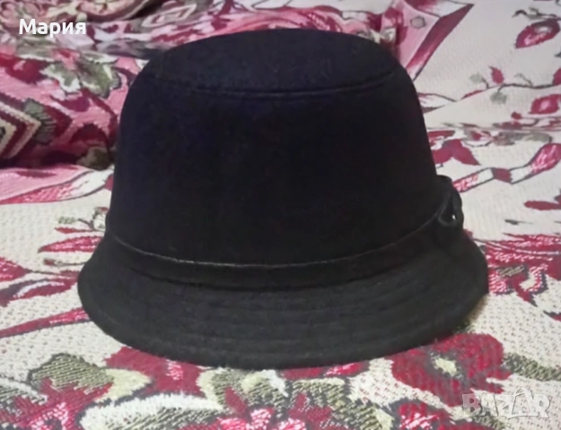 Зимна вълнена шапка