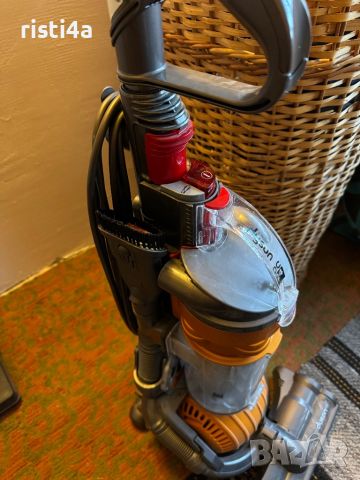 Прахосмукачка Dyson DC24 650w, снимка 5 - Прахосмукачки - 45674215