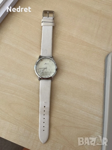 Бял и черен часовник 