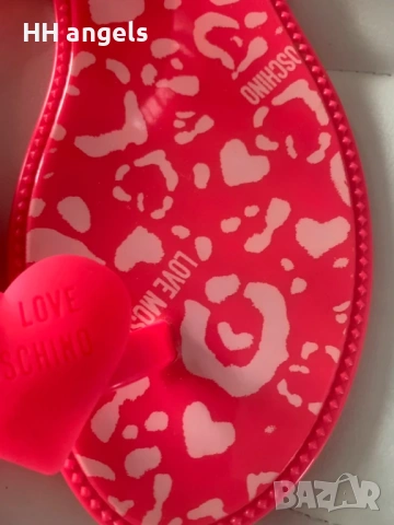 Love Moschino чисто нови цикламени летни чехли, снимка 4 - Сандали - 53117427
