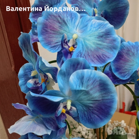 реалистична изкуствена орхидея в керамична кашпа височина 68 см , снимка 3 - Декорация за дома - 52790202