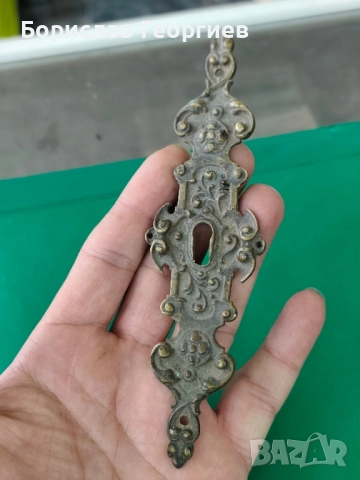 Стар бронзов обков за мебел, снимка 3 - Антикварни и старинни предмети - 52477818