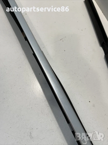 Декоративна лайсна за задна дясна врата хром за Mercedes CLS W219 (2009), снимка 2 - Части - 53899174