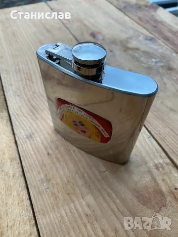 метална манерка, чисто нова