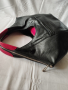 ЕСТЕСТВЕНА КОЖА на MOSCHINO голяма дамска чанта в черно и червено, снимка 2
