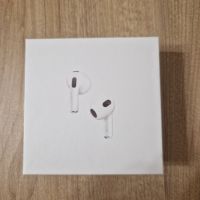 Нови Безжични слушалки Apple AirPods 3, снимка 1 - Аксесоари за Apple - 45785838