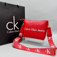 Дамска чанта Calvin Klein , снимка 13 - Чанти - 45404345