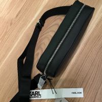 Нова унисекс кожена чанта Karl Lagerfeld, снимка 4 - Чанти - 44996459