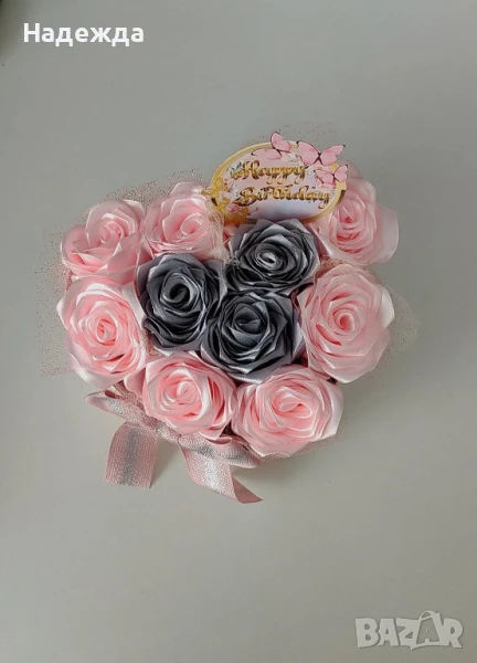 Сатенени рози в кутия , снимка 1