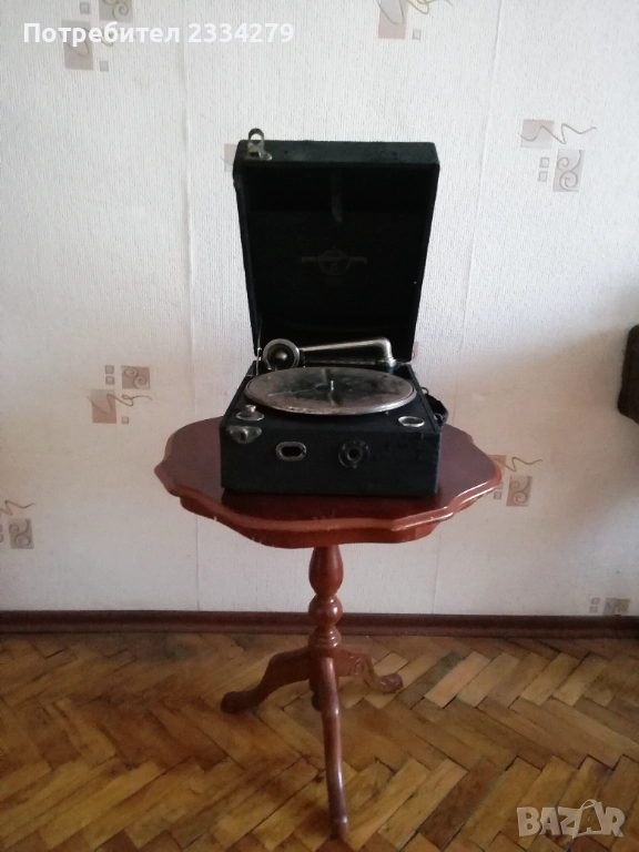 Стар Английски навиващ се грамофон. Оригинална декорация, 100% автентичност. , снимка 1