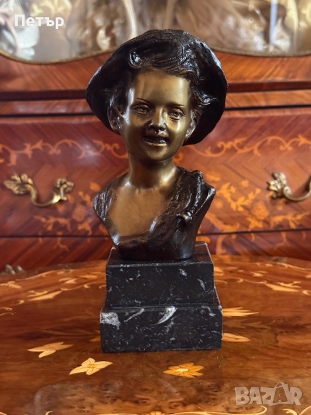 Малък бронзов бюст “Scugnizzo” на Giovanni De Martino , снимка 1