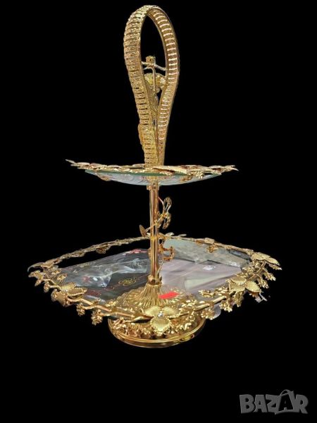 Луксозна двуетажна декорация в златисто със стъклени основи, снимка 1