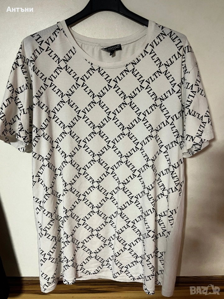 Бяла тениска с надпис VLTN с къси ръкави, снимка 1