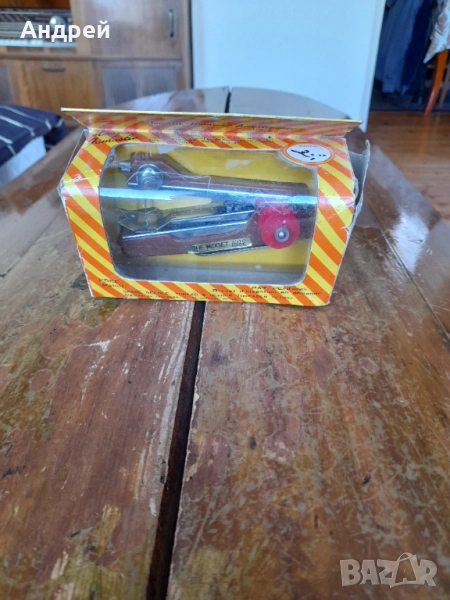 Стара ръчна шевна машина The Midget, снимка 1