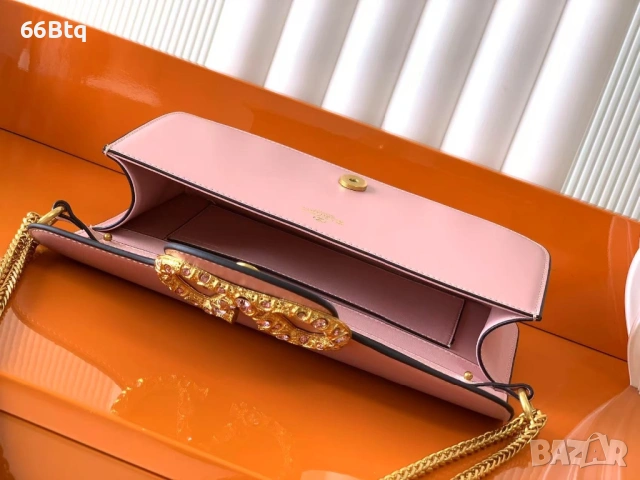 Дамска чанта V.A.L.E.N.T.I.N.O, снимка 6 - Чанти - 53289107