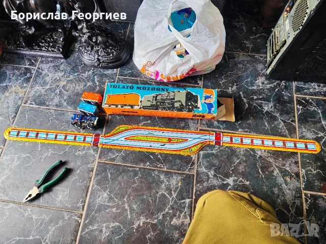 Стара ламаринена играчка влакче