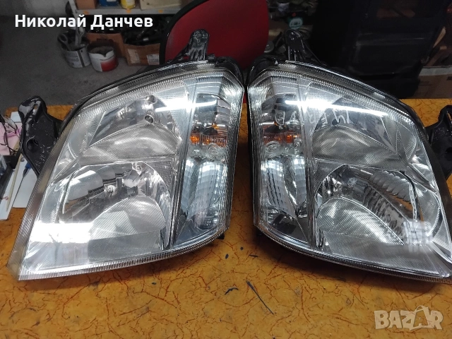 фар ляв и десен за Опел Мерива 200 година 