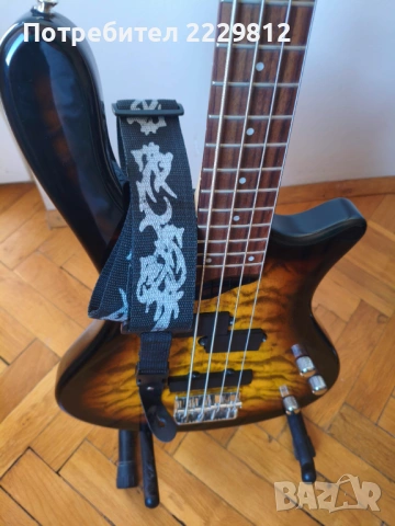 Бас китара Washburn taurus t14, със стойка и колан