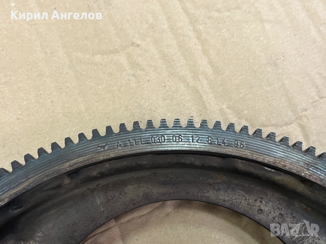 Маховик за Mercedes W202 W208 W210 2.0 (M111 Автомат), снимка 2 - Части - 52250228