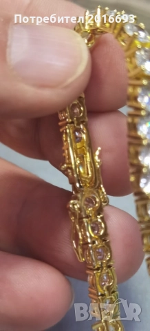 Дамска гривна с кристалчета., снимка 7 - Гривни - 52939376