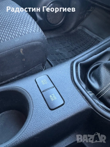 Toyota Hilux 2.4 2018, снимка 5 - Автомобили и джипове - 54289554