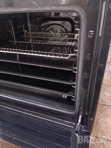 Като нова свободно стояща печка с керамичен плот Gram с две години гаранция!, снимка 4 - Печки, фурни - 52844230