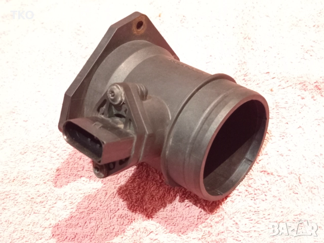 Дебитомер BOSCH за AUDI A4 A6 и VW Passat B5 - 1.8 бензин, снимка 2 - Части - 52947330