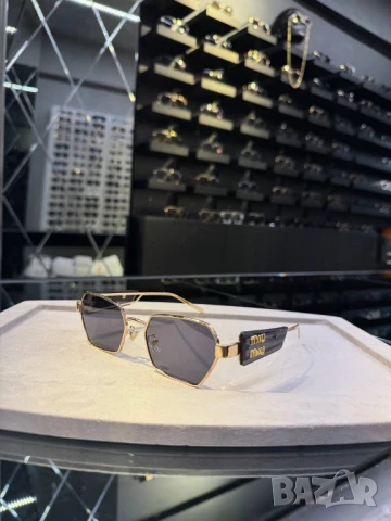 очила с черен обикновен калъф и ув защита miu miu , снимка 3 - Слънчеви и диоптрични очила - 51394920