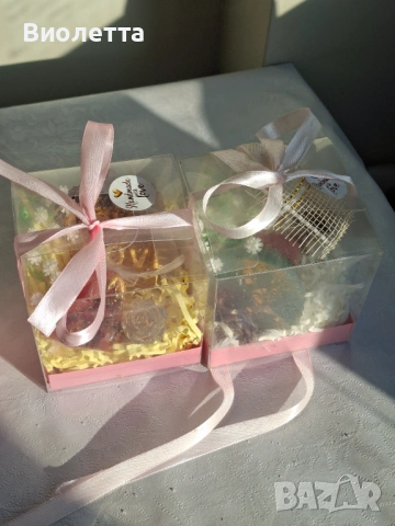 Подаръчен комплект ръчно изработени ароматни сапуни , снимка 16 - Романтични подаръци - 53850037