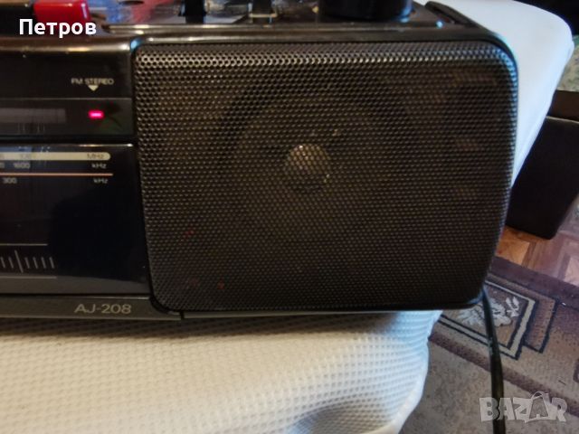 Радиокасетофон AKAI AJ-208 3 Band Stereo Radio, снимка 5 - Радиокасетофони, транзистори - 46406228