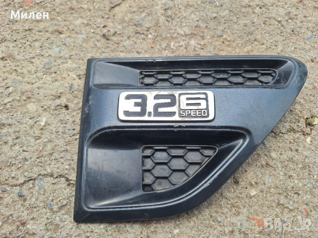 Декоративна Решетка Във Предния Десен Калник Ford Ranger 2012-2019 Година Форд Рейнджър , снимка 2 - Части - 50573630