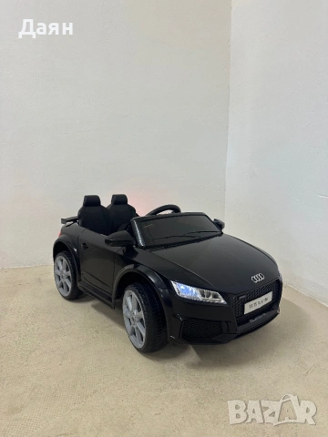 Детска акумулаторна кола AUDI TT RS Roadster 12V с дистанционно управление 