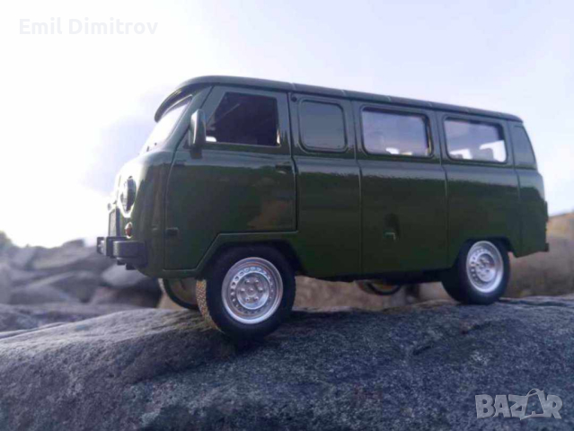 Модел-играчка УАЗ-452 в мащаб 1:24, снимка 3 - Колекции - 44280146