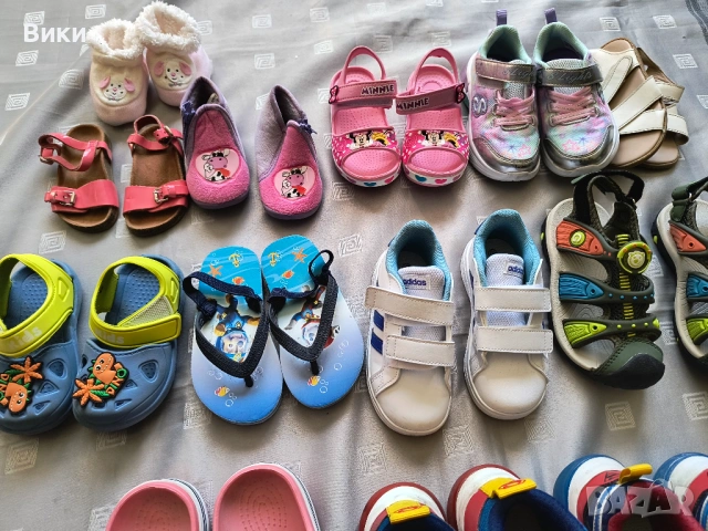 Детски обувки, включващ сандали, маратонки, чехли тип "крокс" и пантофи., снимка 13 - Детски обувки - 54234979