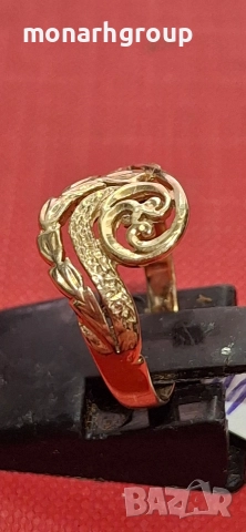 Златен пръстен, снимка 4 - Пръстени - 52879620