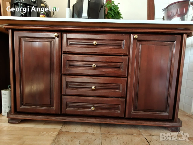 Голям скрин / Бюфет (Класически дизайн), снимка 2 - Скринове - 53707396