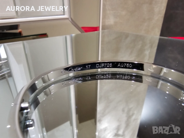 CARTIER Love White Gold 10 Diamonds Small Model Гривна с Отверка, снимка 8 - Гривни - 52821308