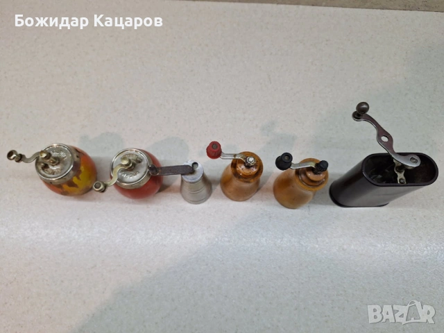 Стари мелнички, за чер пипер. Цена 6 евро, за брой. Пращам по Еконт. За София, може и лично да си ги, снимка 3 - Аксесоари за кухня - 53490758