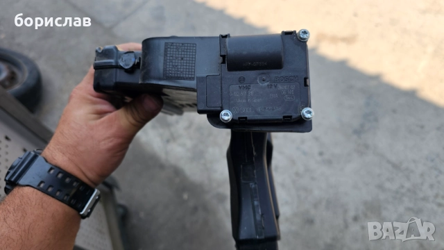 Моторче клапи парно за Audi Q7 , снимка 2 - Части - 51968415