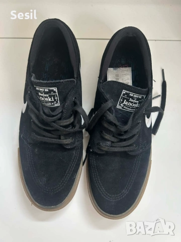 Оригинални спортни обувки Nike, снимка 4 - Спортни обувки - 54095031