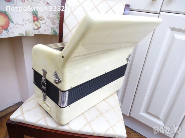 Aкордеон Weltmeister 48 баса в много добро състояние, снимка 6 - Акордеони - 52874690