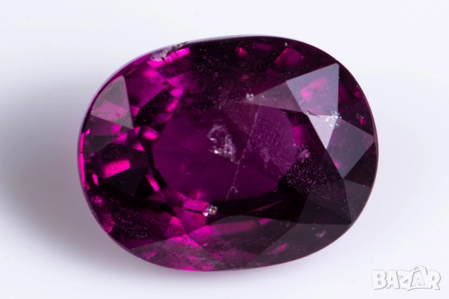 Лилав родолит гранат 2.62ct овална шлифовка