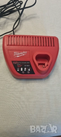 Milwaukee M12 Батерия и зарядно, снимка 6 - Други инструменти - 53934033