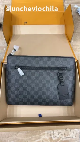 Чанта Luis Vuitton Takeoff Pouch, снимка 3 - Чанти - 46918678