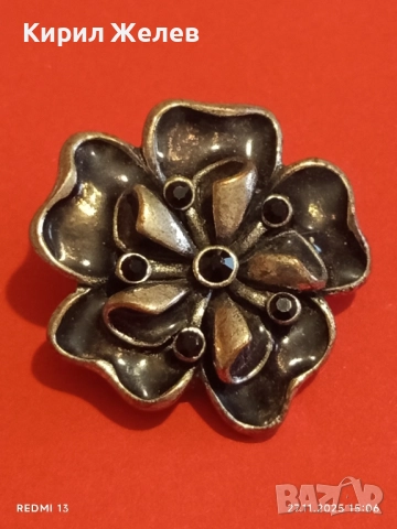 Метална брошка с флорален мотив и черни кристали 18162