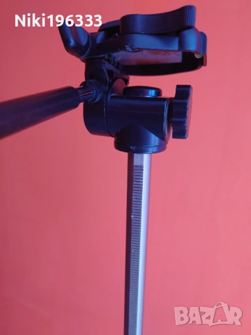 Продавам качествен и стабилен статив за фотоапарат или камера на марката Hama., снимка 6 - Чанти, стативи, аксесоари - 53704731
