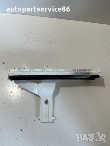 Стойка за стъкло на задна врата за KIA Sportage 1.6 CRDi (2020) Хибрид 92901-0T000